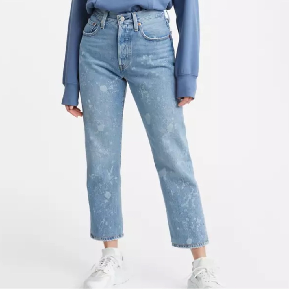 Levi’s 501 Cropped Taper Women’s Jeans, size 30